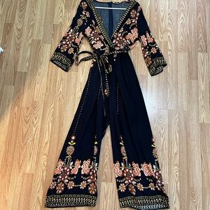 Floral Capri Length Romper Jumpsuit Size Large